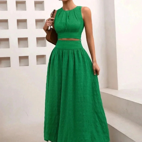Casual Vacation Ocean Green Pleated Crop Top & A-Line Long Skirt Set For Summer - Picture 5 of 5